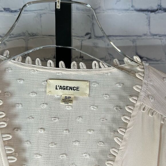 L’Agence Perry Swiss Dot Blouse Ivory Size Small - Picture 4 of 5